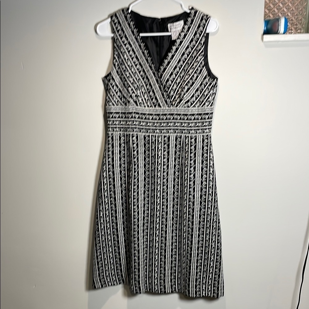 Adrianna Papell Black White Embroidered Fit Flare Midi Dress Size 8 - Picture 2 of 8